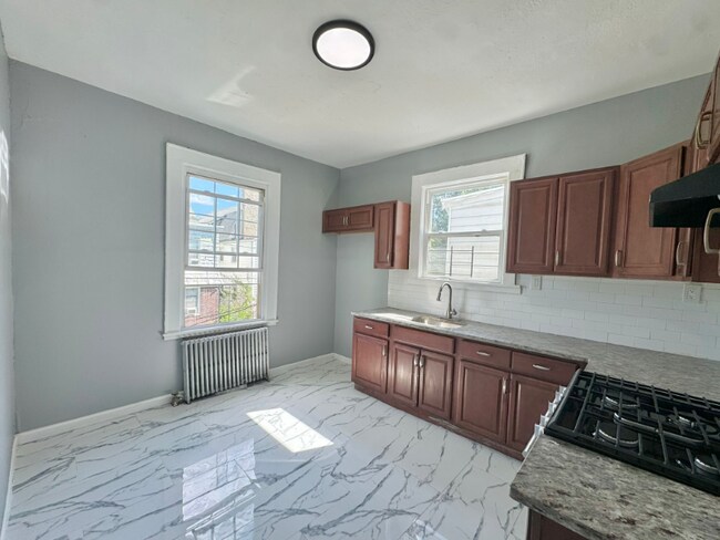 Building Photo - 47 Eckert Ave