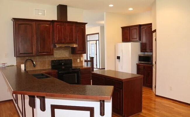 Building Photo - 1803 N Peckham Cir