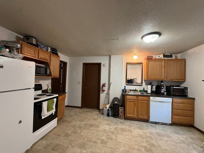 Foto del edificio - $2,700 | 4 Bedroom, 2 Bathroom Duplex | NO PETS | Available for August 1st, 2026 Move In!