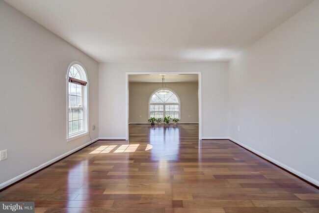 Building Photo - 19900 Belle Chase Dr