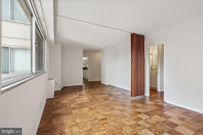 Photo - 4515 Willard Ave Apartment