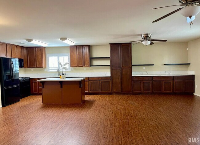 Foto del edificio - 5429 White Wheat Ave