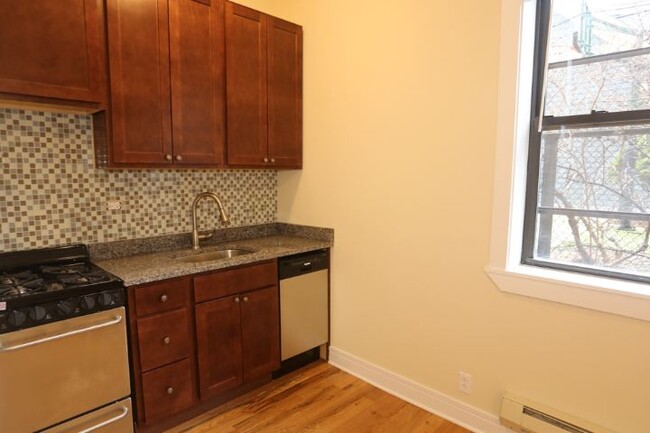 Building Photo - 4549 N Damen