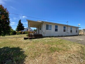 Building Photo - 274 NW Meloy Ave