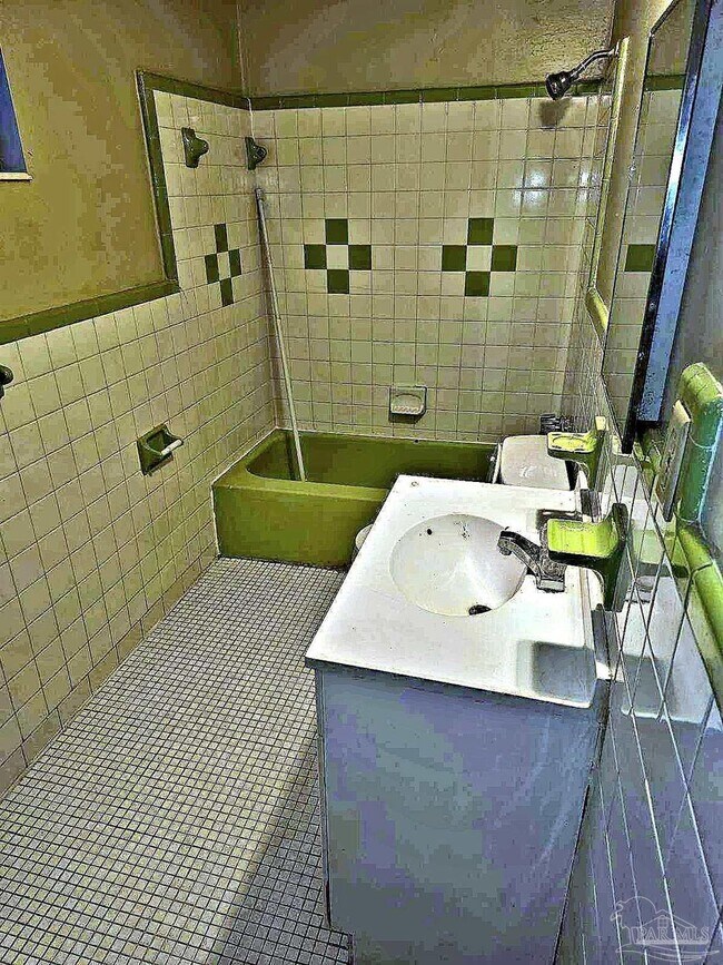 Foto del edificio - 671 E Olive Rd