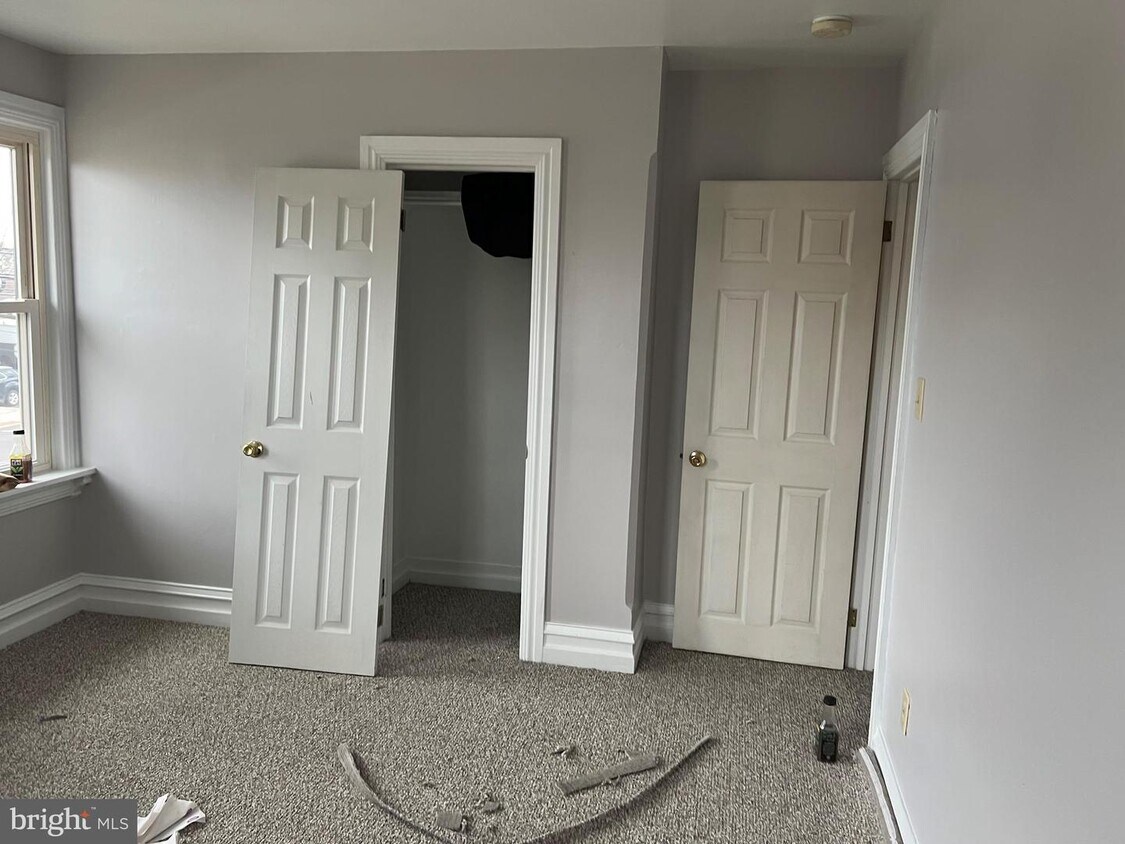 Primary Photo - 202 N Hellertown Ave