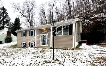 Building Photo - 1833 Poco Ln