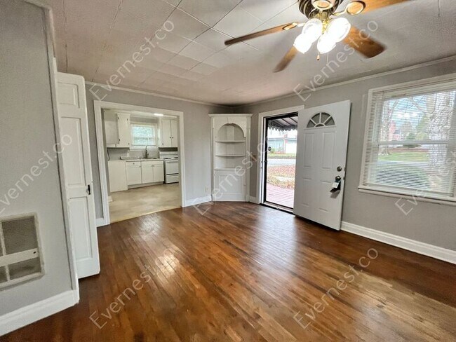 Building Photo - 404 Lee Ave