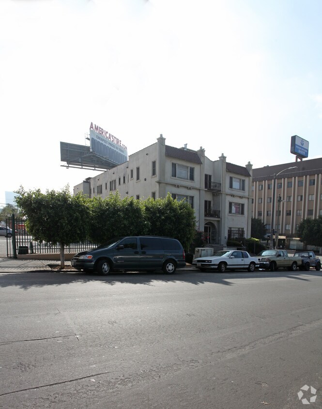Foto del edificio - 958 S Lake St