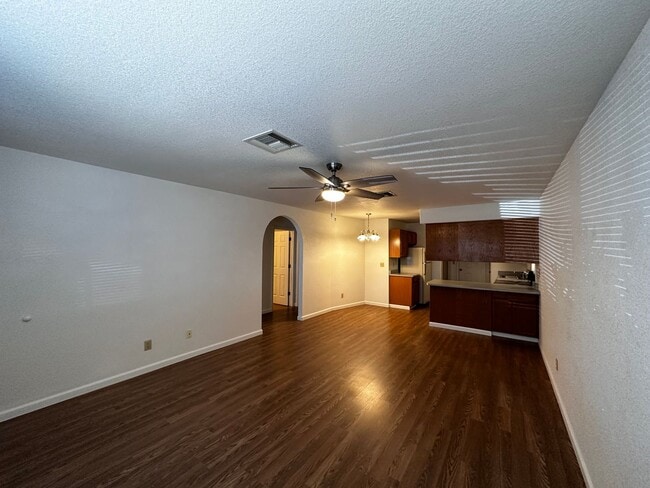 Foto del edificio - 3551 N Verdugo Rd