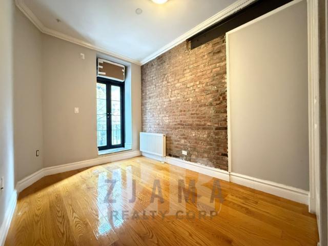 Foto del edificio - 3 bedroom in BROOKLYN NY 11201