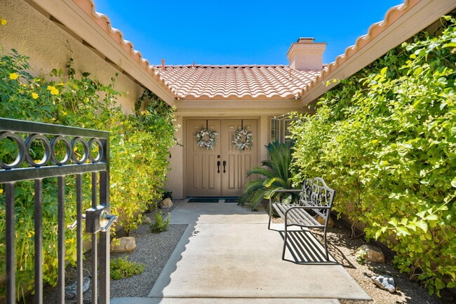 Building Photo - 76941 Coventry Cir