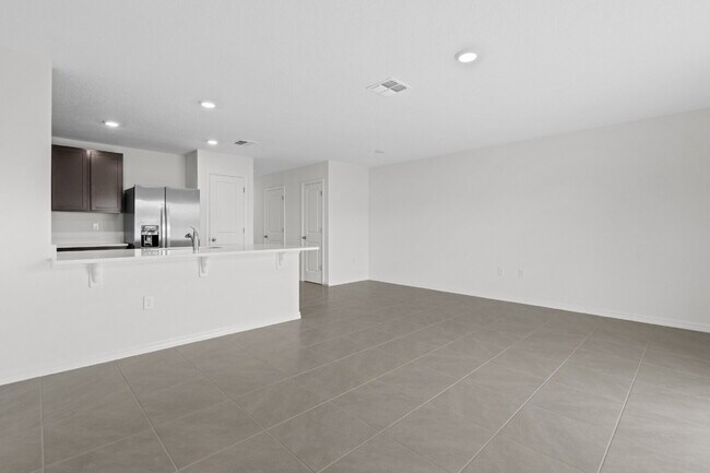 Building Photo - "Spacious 3-Bedroom Townhouse in Ocala wit...