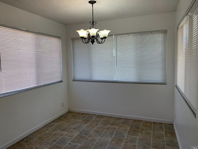 Building Photo - 203 Providence Pl