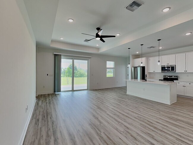 Building Photo - 16040 Galiano Ct