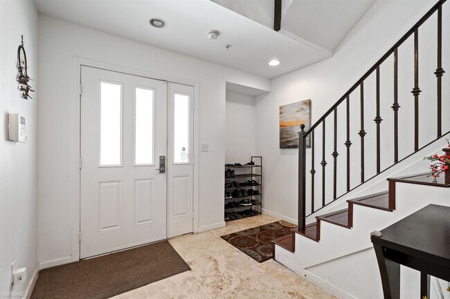 Building Photo - 3 br, 2.5 bath Townhome - 1613 West 224th ...