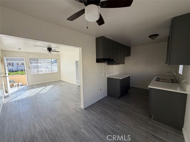 Foto del edificio - 7034 Mountain View Ave