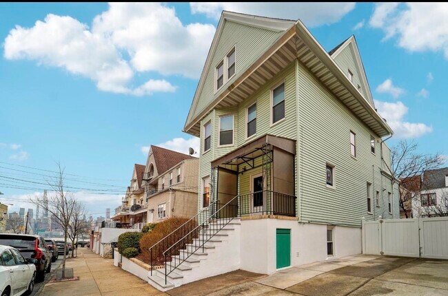 Foto del edificio - 21-23-23 48th St