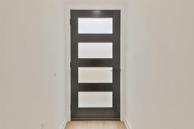 Foto del edificio - 9343 Lavender St