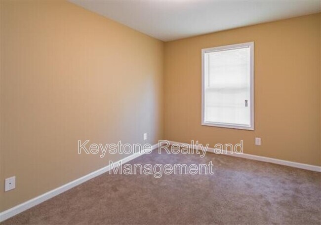 Building Photo - 1721 Thistlewood Dr