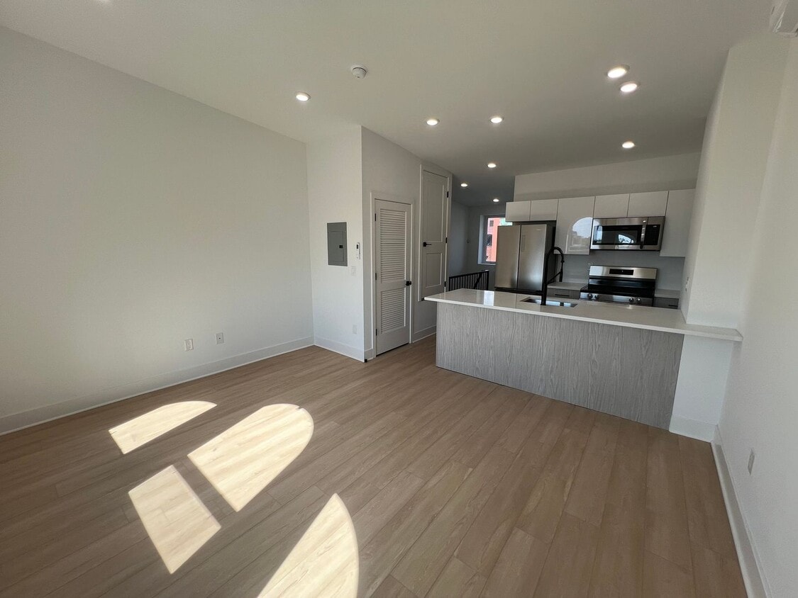 Foto principal - 4253 Viola St