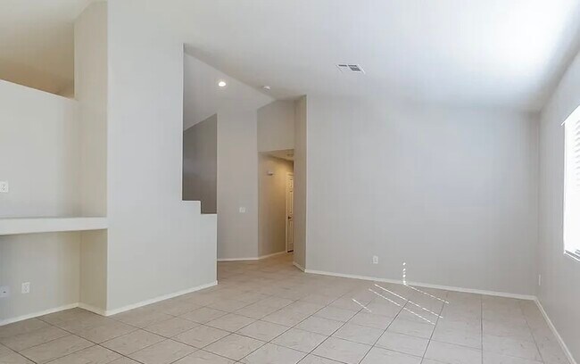 Foto del edificio - 4622 Wood View St