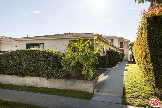 Foto del edificio - 1635 Colby Ave