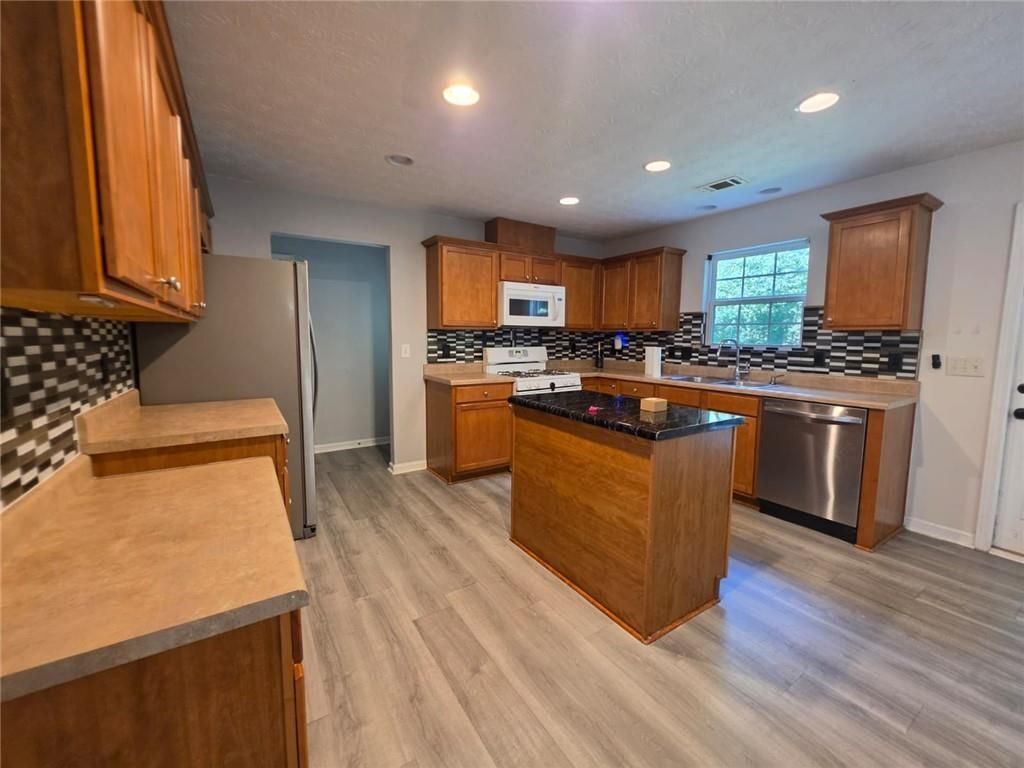 Building Photo - 3983 Roxberry Hill Ln NE