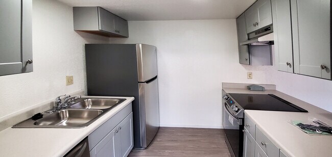 Building Photo - 3101 Garden Cir