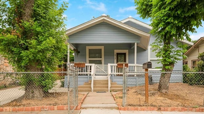 Building Photo - Fully Furnished 3 bedroom 2 bath  for 2 weeks or a Month stay