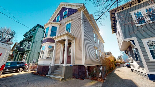 Building Photo - 26 Hudson St