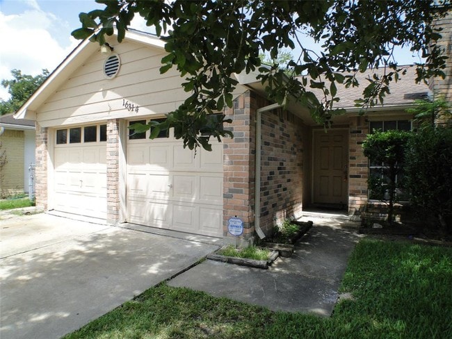 Building Photo - 16314 Sinaloa Dr