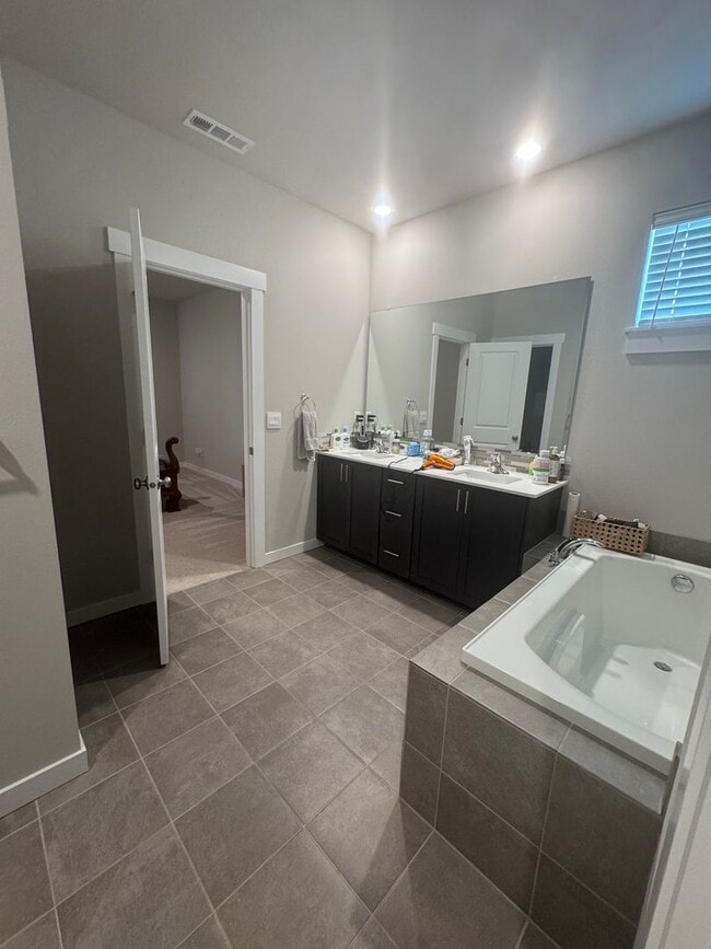 Foto del edificio - Immaculate Single-Story in the Ridgeview Neighborhood