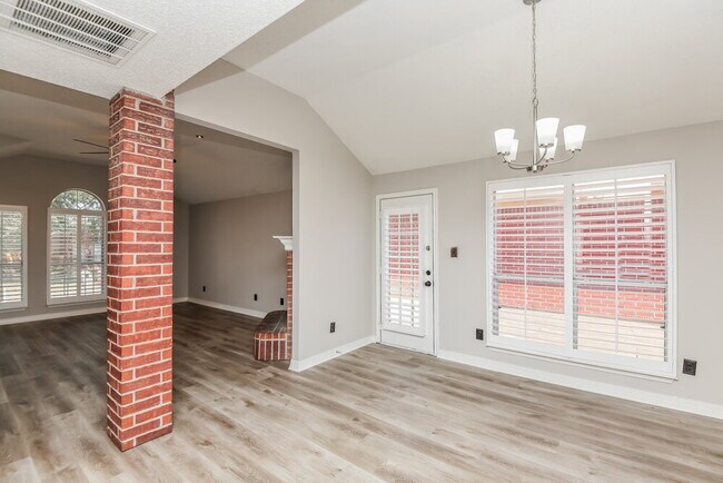 Building Photo - 7007 Rovato Dr