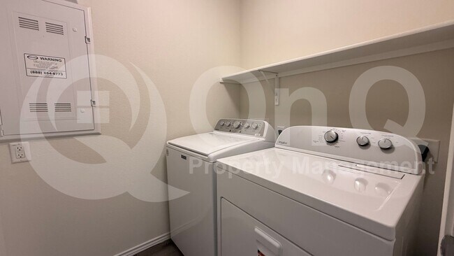 Foto del edificio - 3312 Biggs Ave