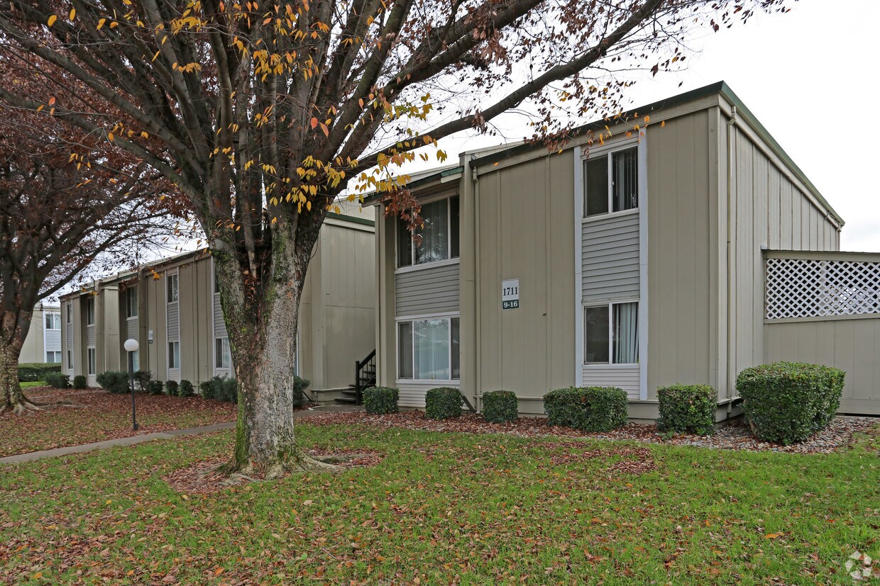 Foto del edificio - River's Bend Apartments