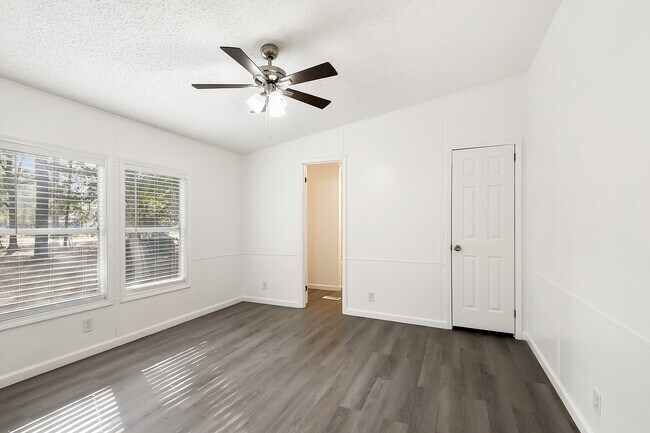 Foto del edificio - 36375 Longleaf Dr