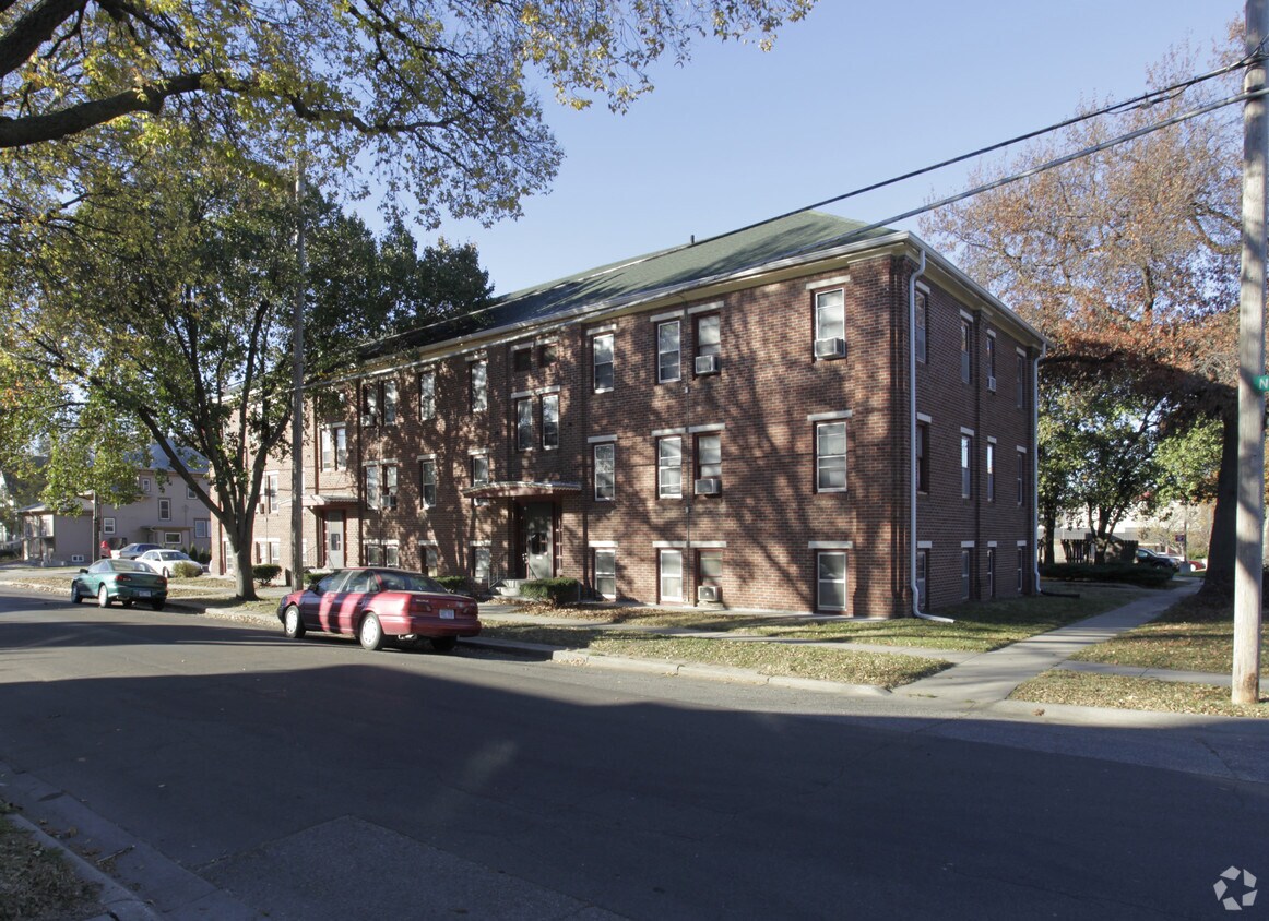 Primary Photo - 2535 N 49th St
