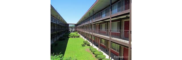 Foto del edificio - 22045 W 8 Mile Rd