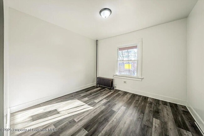 Foto del edificio - 1057 Euclid Ave