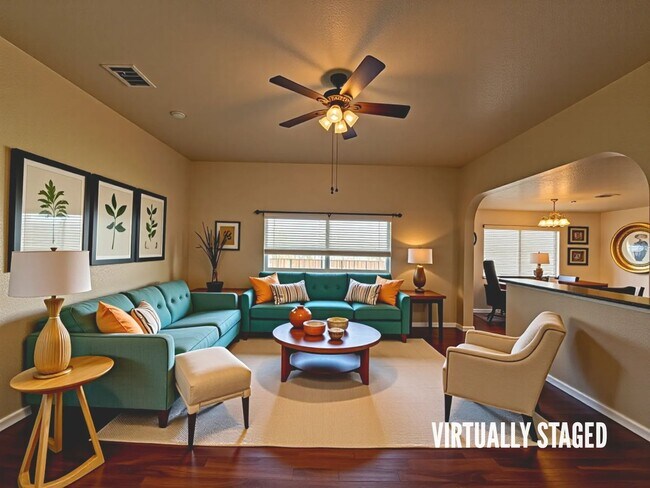 Foto del edificio - 7819 Woodbury Dr
