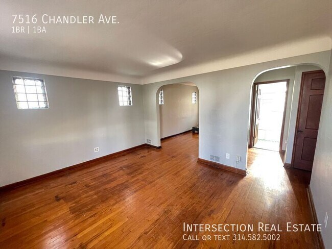 Foto del edificio - 7516 Chandler Ave