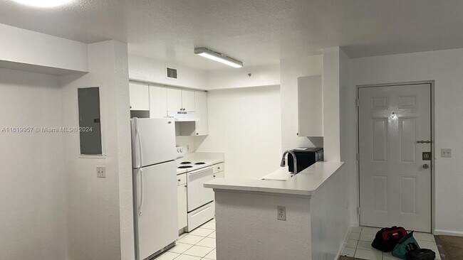 Building Photo - 15410 SW 284th St