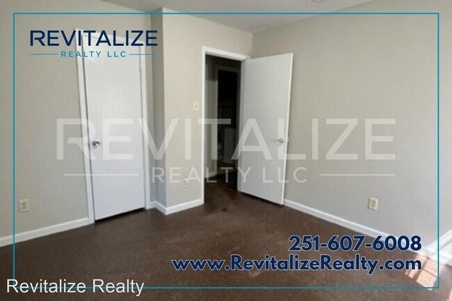 Building Photo - 3 br, 1 bath House - 511 Woodlore Dr