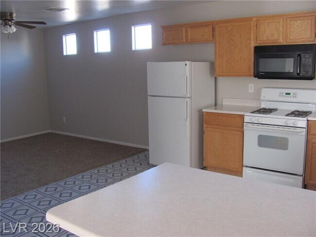 Foto del edificio - 5270 Paradise Skies Ave