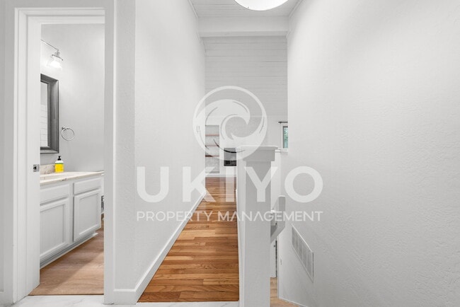 Foto del edificio - 8655 Skyline Blvd