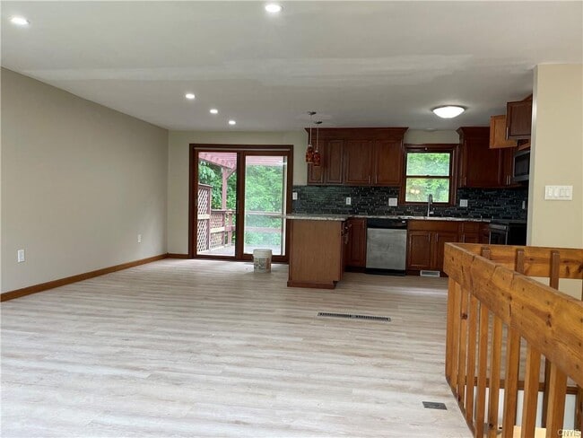 Building Photo - 134 Sunhill Terrace