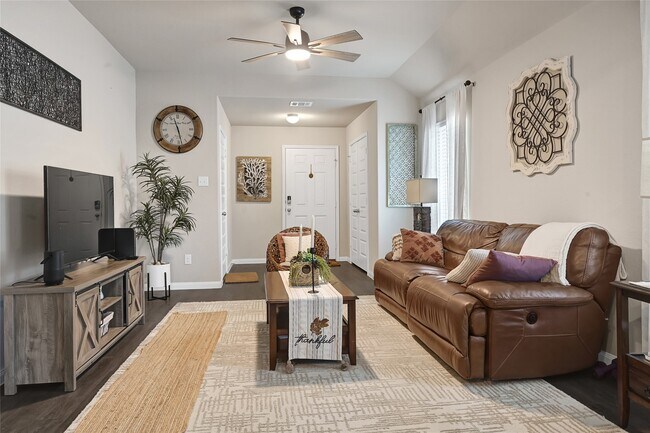 Building Photo - 1329 Mount Blanc Path