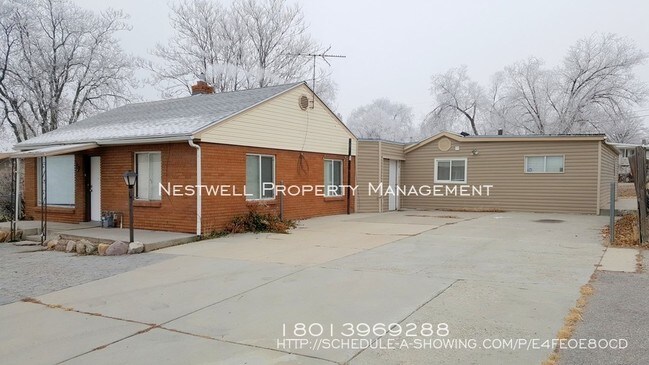 Building Photo - Taylorsville 2 bed duplex