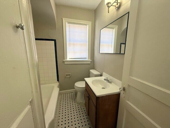 Foto del edificio - 406/408 N Bellevue Blvd